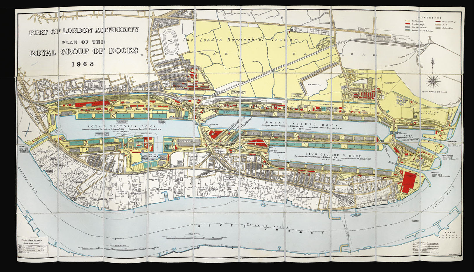 PORT OF LONDON AUTHORITY Plan of the Royal Group of Docks.